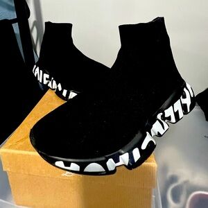 Balenciaga runnin sneakers lightly used